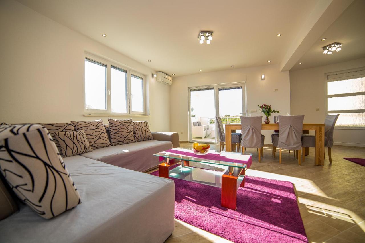 Seaside Apartment Lucie ロクヴァ・ロゴズニツァ エクステリア 写真